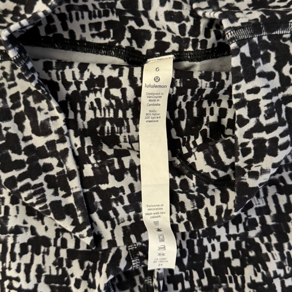 Lululemon Align high rise leggings- size 6 - Picture 3 of 4